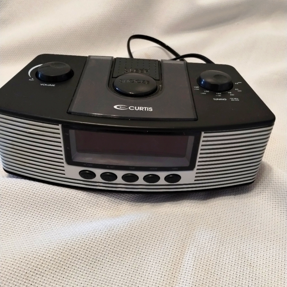 Curtis Alarm Clock Radio